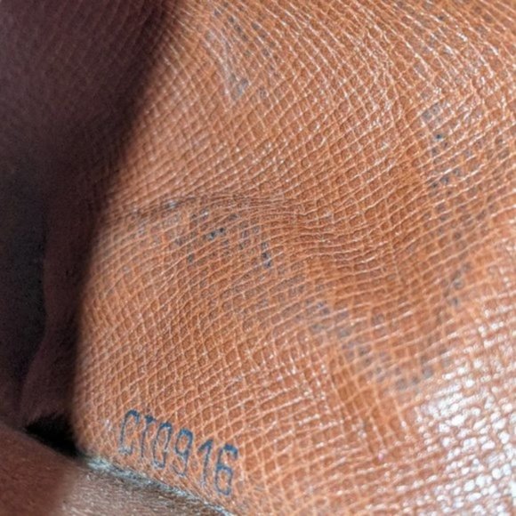 Louis Vuitton Monogram Key Holder/Wallet #1029💥PRICE DROP💥 - Picture 9 of 9